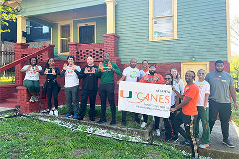  Atlanta ’Canes spruced up the home of a city resident, working with HouseProud Atlanta. 